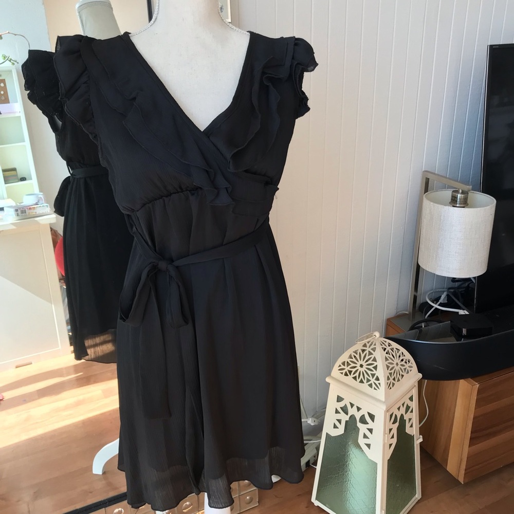 LBD (Little Black Dress)
